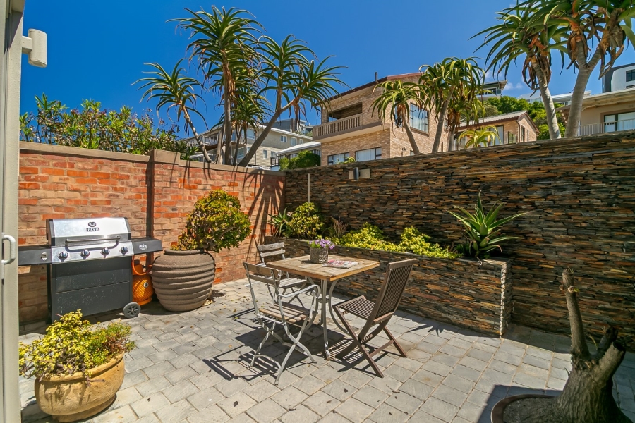 4 Bedroom Property for Sale in Buffalo Bay Western Cape